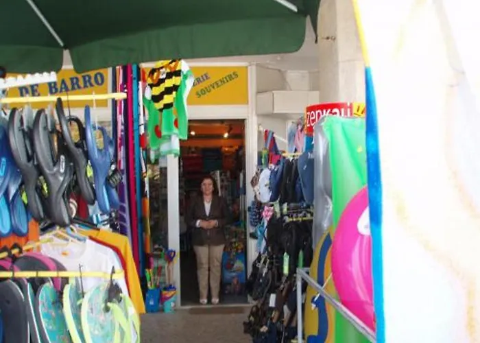 Ξενοδοχείο με διαμερίσματα Edificio - Local Αλμπουφέιρα