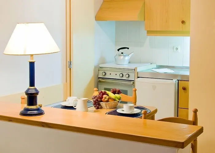 Ξενοδοχείο με διαμερίσματα Edificio - Local Αλμπουφέιρα