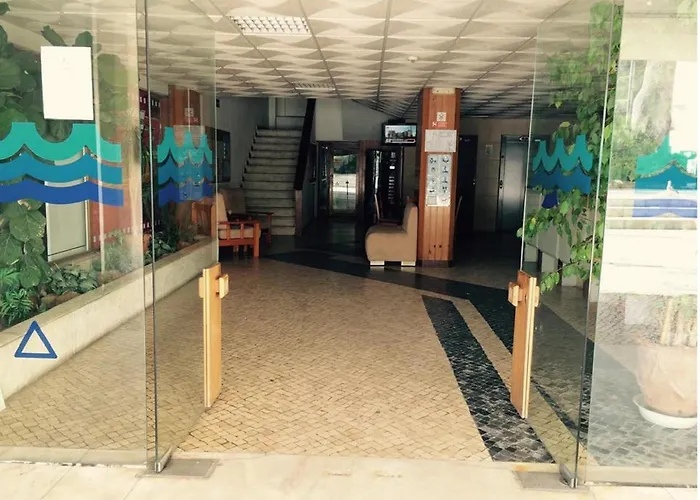 Edificio - Local Αλμπουφέιρα