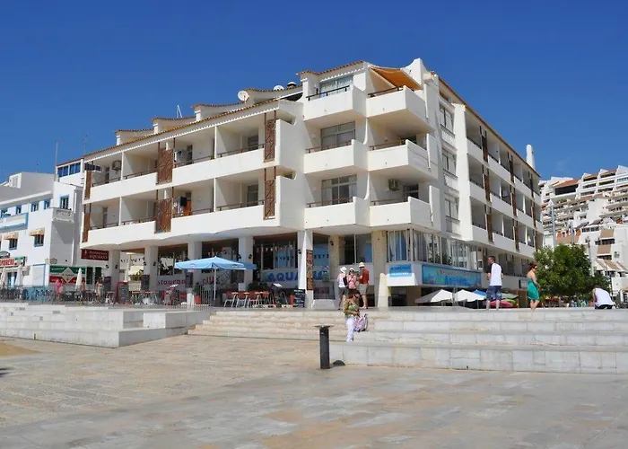 Ξενοδοχείο με διαμερίσματα Edificio - Local Αλμπουφέιρα