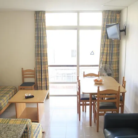 Ξενοδοχείο με διαμερίσματα Edificio - Local 2*