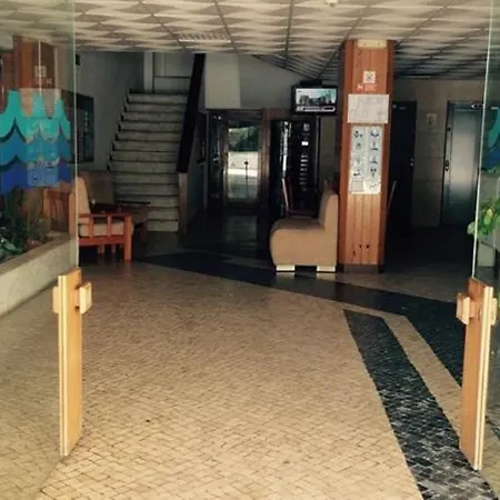 Edificio - Local Αλμπουφέιρα