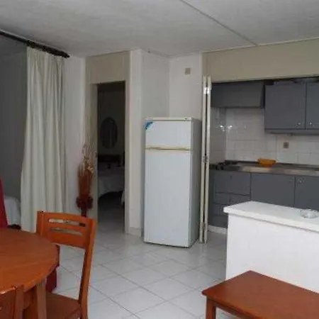 Edificio - Local Αλμπουφέιρα