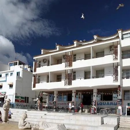 Ξενοδοχείο με διαμερίσματα Edificio - Local 2*