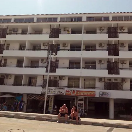 Ξενοδοχείο με διαμερίσματα Edificio - Local Αλμπουφέιρα