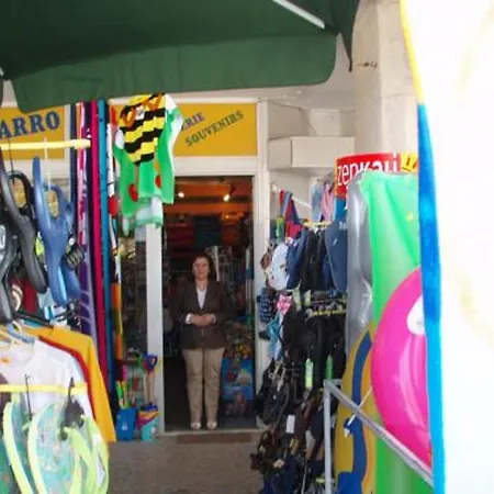 Ξενοδοχείο με διαμερίσματα Edificio - Local Αλμπουφέιρα