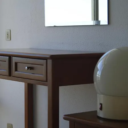 Ξενοδοχείο με διαμερίσματα Edificio - Local 3*