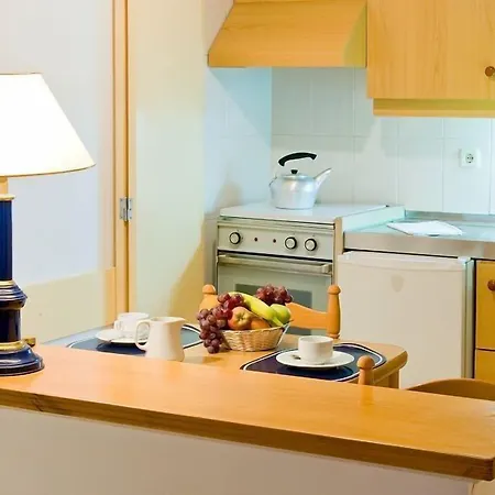 Ξενοδοχείο με διαμερίσματα Edificio - Local Αλμπουφέιρα