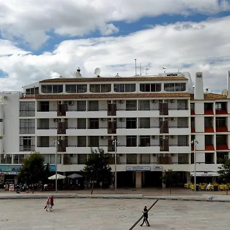 Ξενοδοχείο με διαμερίσματα Edificio - Local 3*