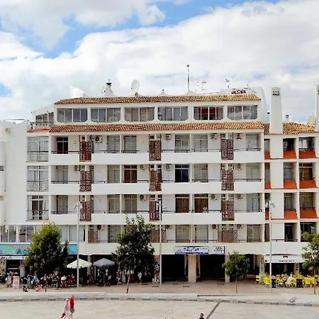 アパートホテル Edificio - Local